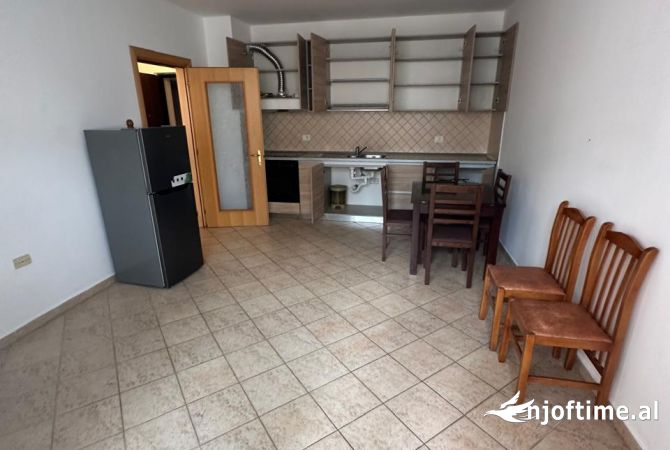 Shtepi me qera 1+1 ne Tirane - 400 Euro