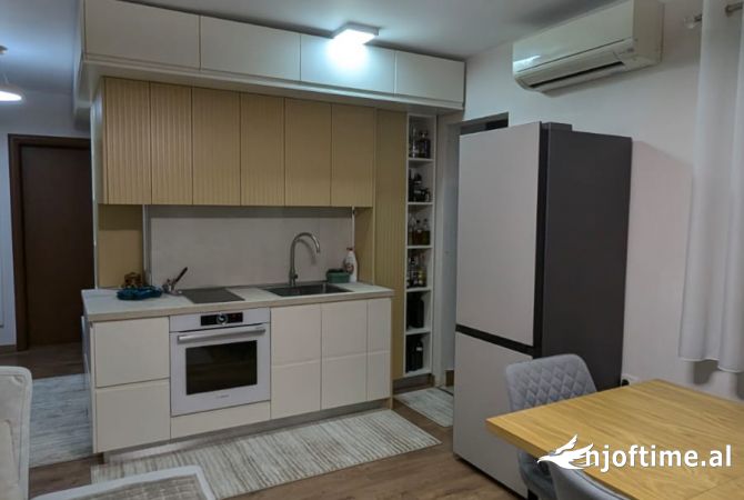 Shtepi ne shitje Apartament ne Tirane, 1+1, Mobilimi E mobiluar, Pagesa 150,000  Euro.