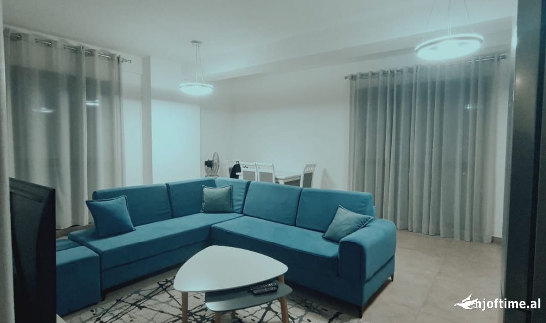 Shtepi me qera Apartament ne Tirane, 2+1, Mobilimi E mobiluar, Pagesa 700  Euro.