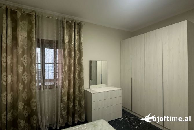 Shtepi me qera Apartament ne Tirane, 1+1, Mobilimi E mobiluar, Pagesa 400  Euro.