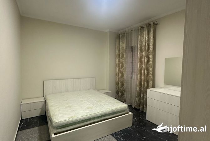 Shtepi me qera Apartament ne Tirane, 1+1, Mobilimi E mobiluar, Pagesa 400  Euro.