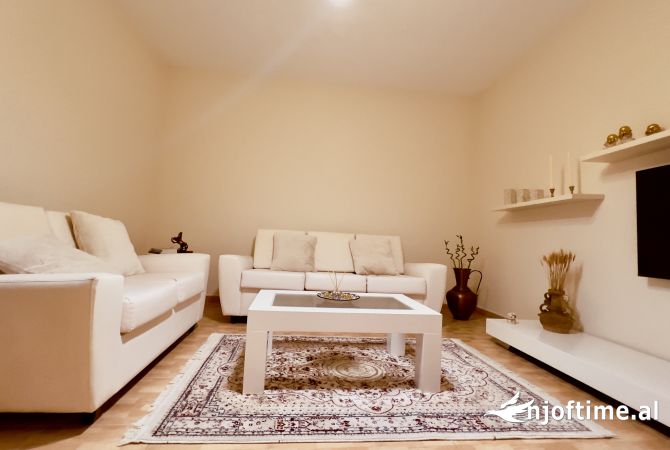 Shtepi me qera 1+1 ne Tirane - 750 Euro