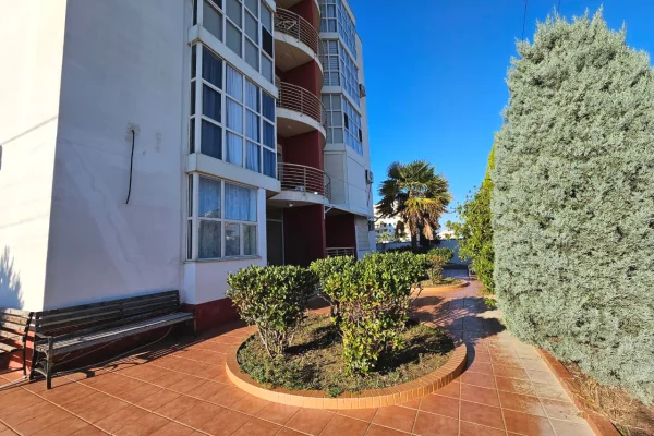 Shtepi ne shitje Apartament ne Durres, 2+1, Mobilimi E mobiluar, Pagesa 1,200,000  Euro.