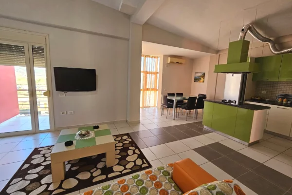 Shtepi ne shitje Apartament ne Durres, 2+1, Mobilimi E mobiluar, Pagesa 1,200,000  Euro.