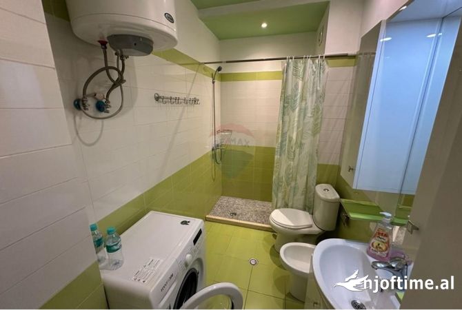 Shtepi ne shitje Apartament ne Tirane, 2+1, Mobilimi E mobiluar, Pagesa 145,000  Euro.