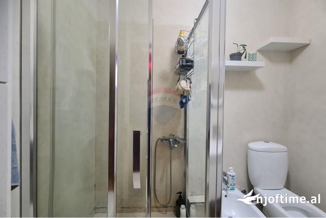 Shtepi ne shitje Apartament ne Tirane, 2+1, Mobilimi E mobiluar, Pagesa 150,000  Euro.