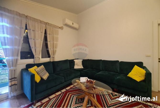Shtepi ne shitje Apartament ne Tirane, 2+1, Mobilimi E mobiluar, Pagesa 150,000  Euro.