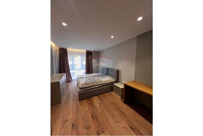Shtepi me qera 2+1 ne Tirane - 800 Euro