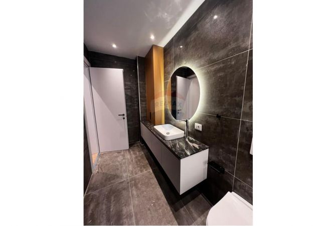 Shtepi me qera 2+1 ne Tirane - 800 Euro