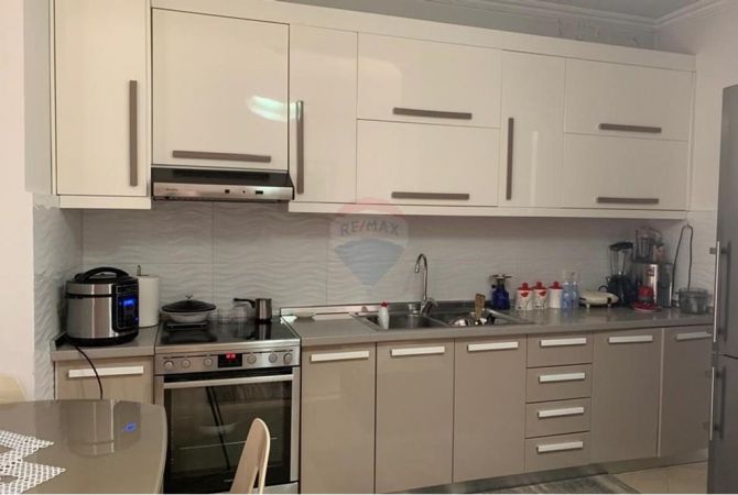 Shtepi me qera Apartament ne Tirane, 1+1, Mobilimi E mobiluar, Pagesa 500  Euro.