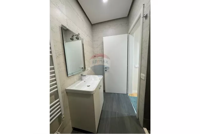 Shtepi me qera Apartament ne Tirane, 2+1, Mobilimi E mobiluar, Pagesa 750  Euro.