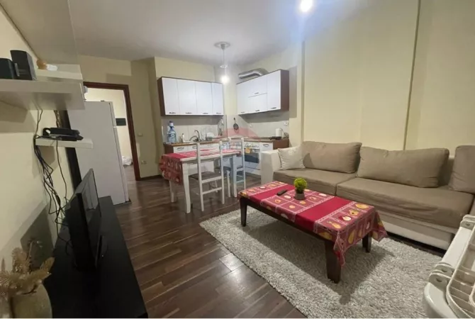 Shtepi me qera 1+1 ne Tirane - 50,000 Leke