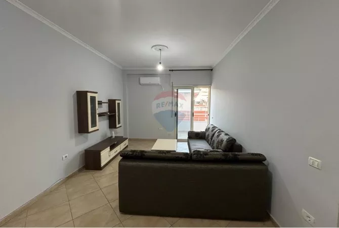 Shtepi me qera 2+1 ne Tirane - 580 Euro
