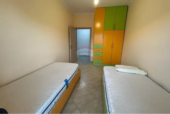 Shtepi me qera Apartament ne Tirane, 2+1, Mobilimi E mobiluar, Pagesa 580  Euro.