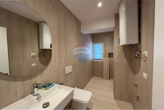 Shtepi me qera Apartament ne Tirane, 1+1, Mobilimi E mobiluar, Pagesa 650  Euro.