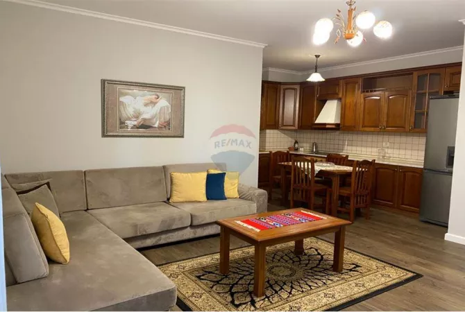 Shtepi me qera 2+1 ne Tirane - 900 Euro