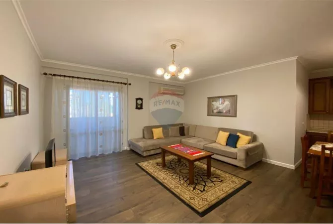 Shtepi me qera 2+1 ne Tirane - 900 Euro