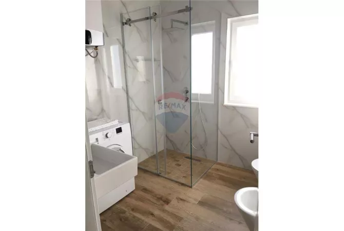 Shtepi me qera 2+1 ne Tirane - 900 Euro