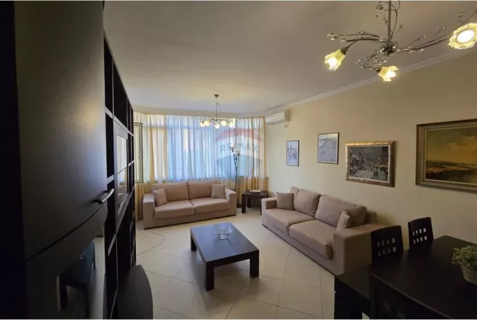 Shtepi me qera 3+1 ne Tirane - 800 Euro