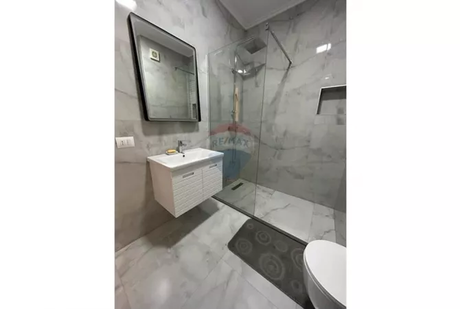 Shtepi me qera Apartament ne Tirane, 2+1, Mobilimi E mobiluar, Pagesa 1,100  Euro.