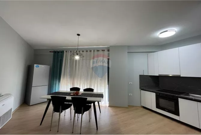 Shtepi me qera 2+1 ne Tirane - 60,000 Leke
