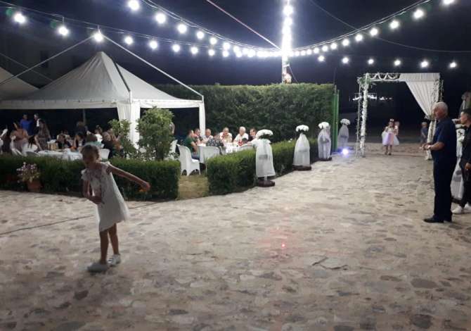 Ofrohen dekorime per dasma dhe evente.