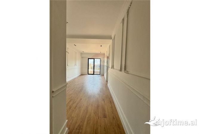 Ambient biznesi me qera 1+1 ne Tirane - 1,000 Euro