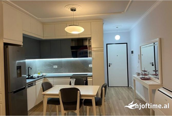 Shtepi me qera 2+1 ne Tirane - 800 Euro