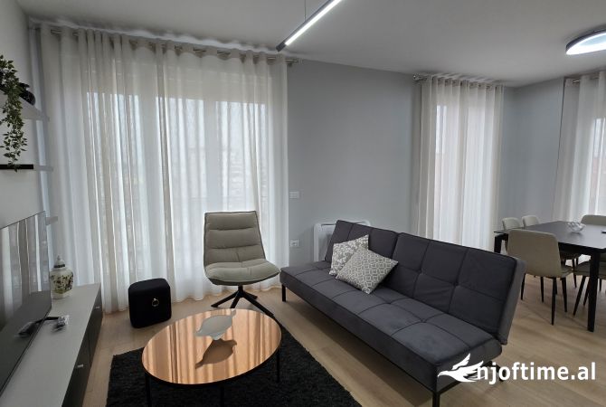 Shtepi me qera 2+1 ne Tirane - 1,200 Euro