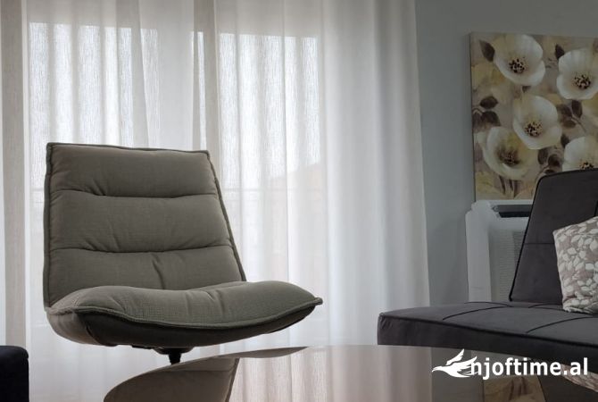 Shtepi me qera 2+1 ne Tirane - 1,200 Euro