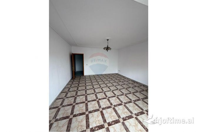 Shtepi ne shitje 3+1 ne Tirane - 298,000 Euro