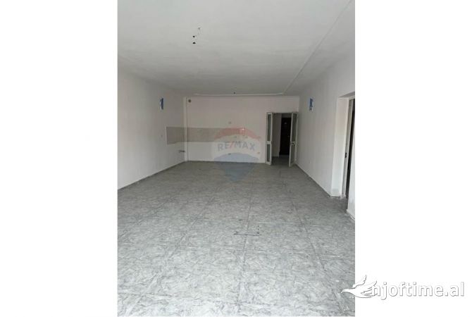 Shtepi ne shitje 3+1 ne Tirane - 298,000 Euro