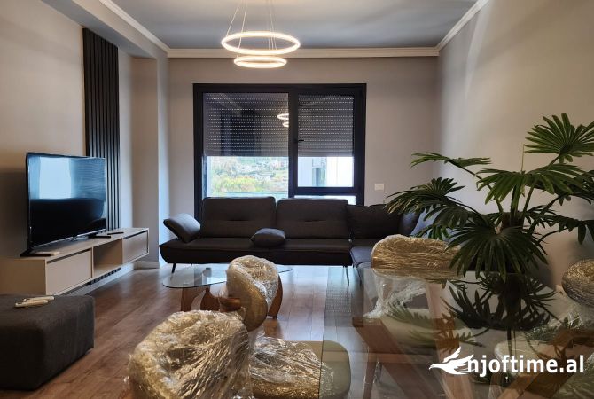 Shtepi me qera 2+1 ne Tirane - 1,500 Euro