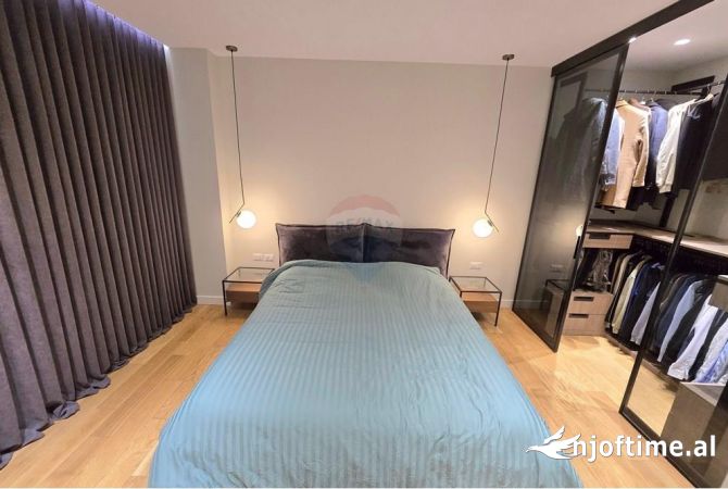 Shtepi ne shitje Apartament ne Tirane, 2+1, Mobilimi E mobiluar, Pagesa 240,000  Euro.