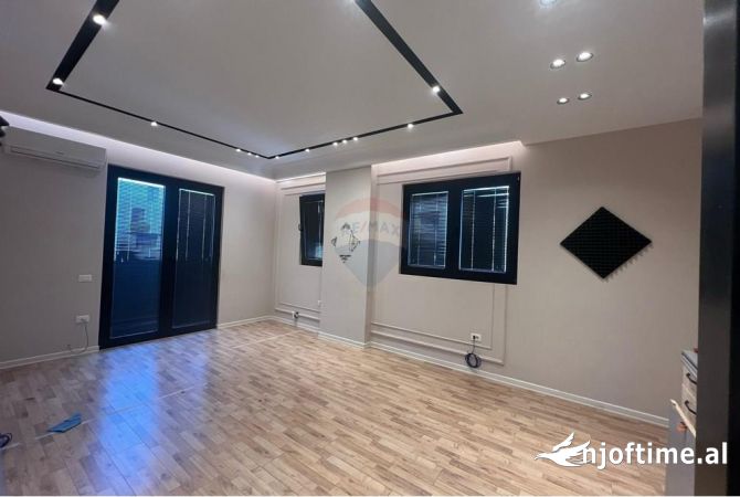 Ambient biznesi me qera 3+1 ne Tirane - 1,200 Euro