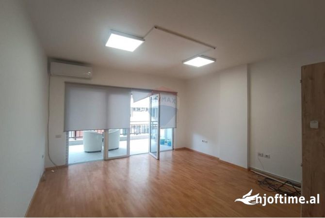 Ambient biznesi me qera 3+1 ne Tirane - 800 Euro