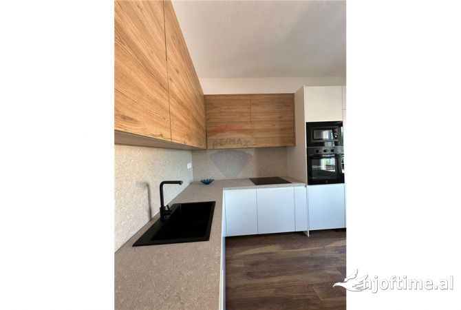 Shtepi me qera 2+1 ne Tirane - 800 Euro