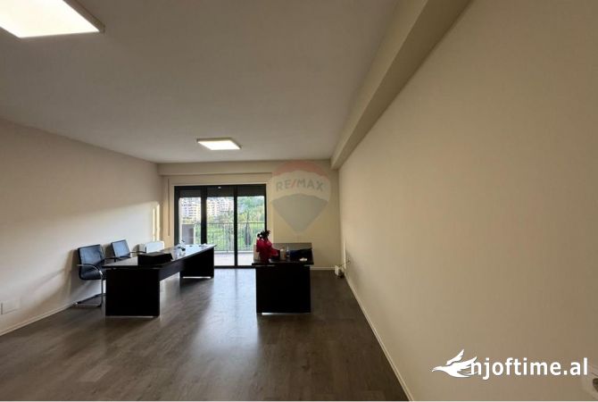 Ambient biznesi me qera 3+1 ne Tirane - 650 Euro