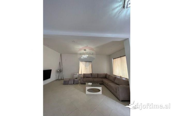 Shtepi me qera 2+1 ne Tirane - 500 Euro