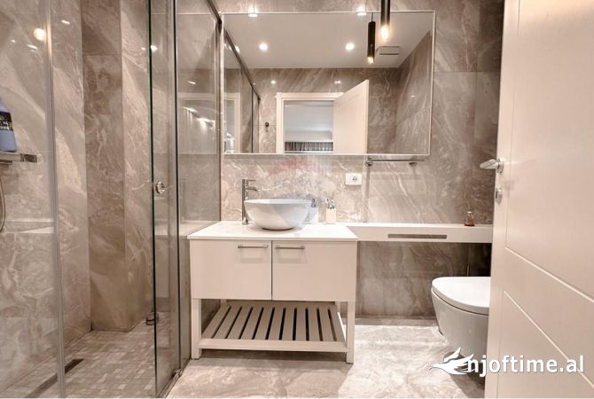 Shtepi me qera Apartament ne Tirane, 2+1, Mobilimi E mobiluar, Pagesa 1,400  Euro.