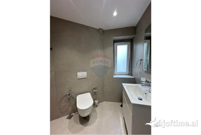 Shtepi me qera Apartament ne Tirane, 1+1, Mobilimi E mobiluar, Pagesa 500  Euro.