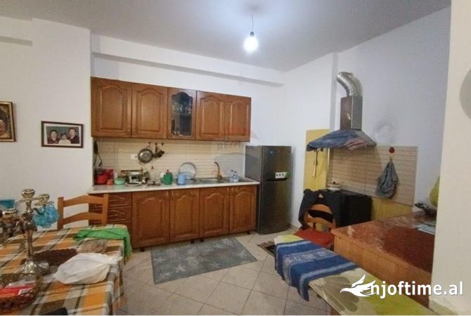 Shtepi ne shitje 1+1 ne Tirane - 100,000 Euro