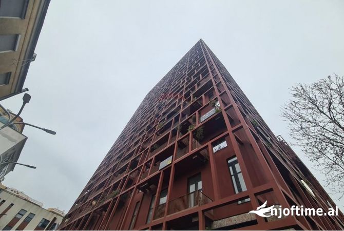 Ambient komercial me qera tek Rruga e Kavajes!