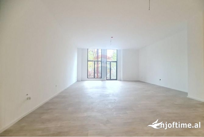 Ambient biznesi me qera 3+1 ne Tirane - 2,100 Euro