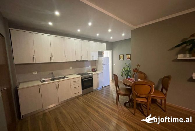 Shtepi me qera 1+1 ne Tirane - 650 Euro