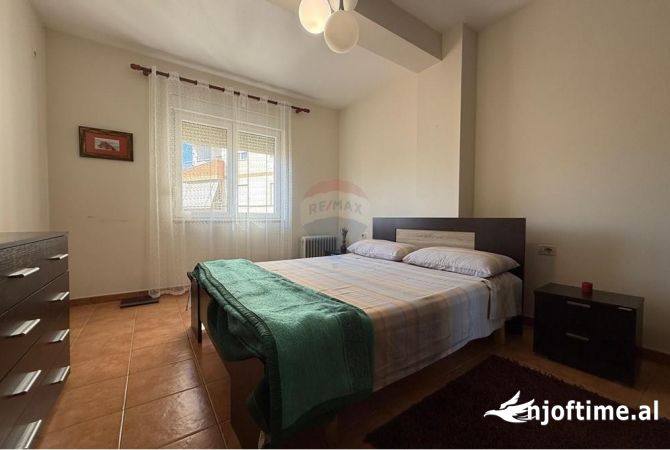 Shtepi me qera Apartament ne Tirane, 1+1, Mobilimi E mobiluar, Pagesa 750  Euro.