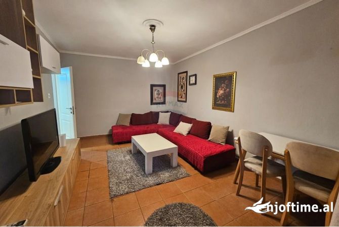 Shtepi me qera Apartament ne Tirane, 2+1, Mobilimi E mobiluar, Pagesa 450  Euro.