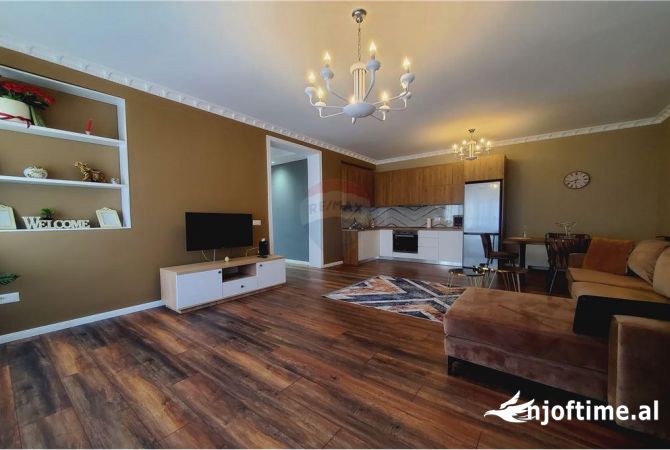Shtepi me qera 2+1 ne Tirane - 800 Euro