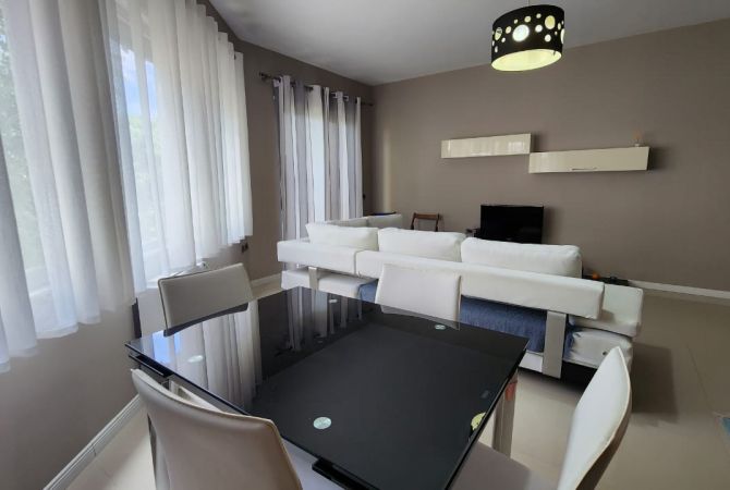 Shtepi ne shitje Apartament ne Tirane, 2+1, Mobilimi E mobiluar, Pagesa 185,000  Euro.