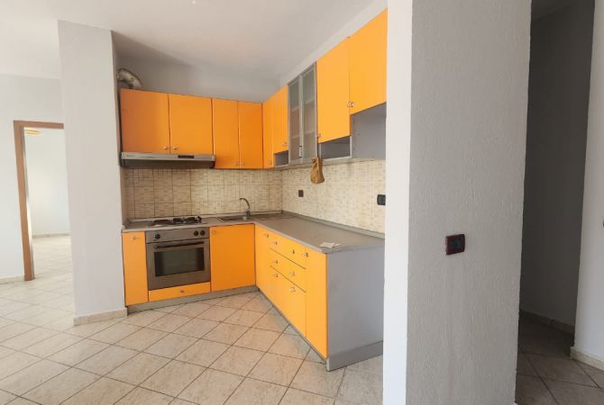 Shtepi ne shitje 2+1 ne Tirane - 278,000 Euro